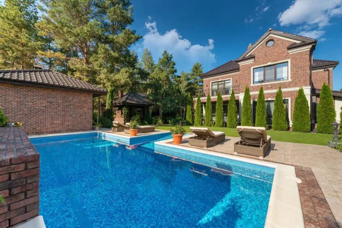 Weekly Pool Cleaning & Service in Fontana, CA